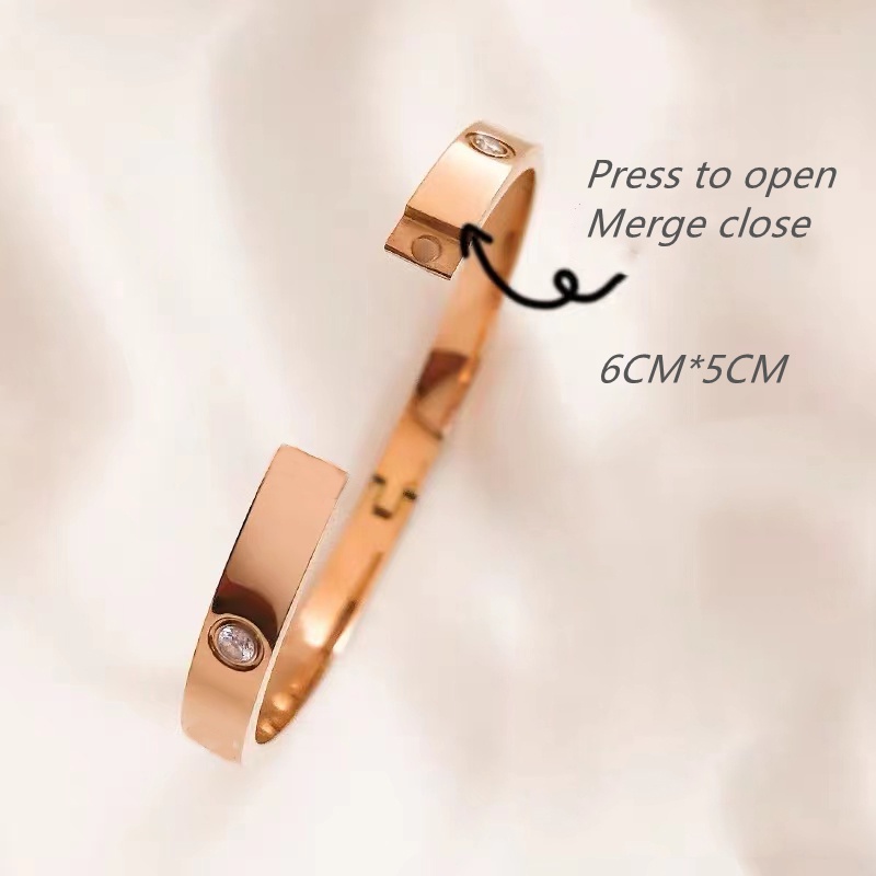 Vòng Đeo Tay Bằng Thép Titan Thiết Kế Thời Trang Cá Tính