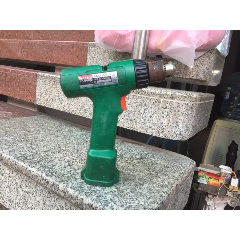 Vặn vít Makita 4.8v pin 2.5Ah kèm sạc.