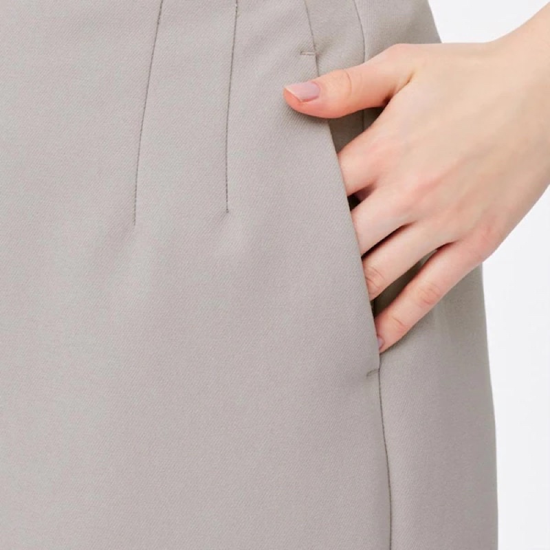 Chân váy bút chì xẻ trước duyên dáng, thanh lịch của GU - Nhật