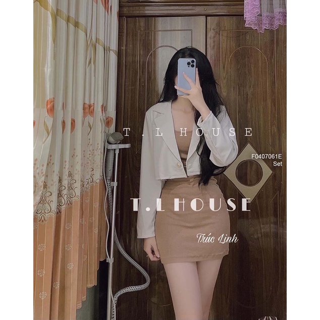 Set áo khoác vest croptop tay dài phối đầm body khoét bụng