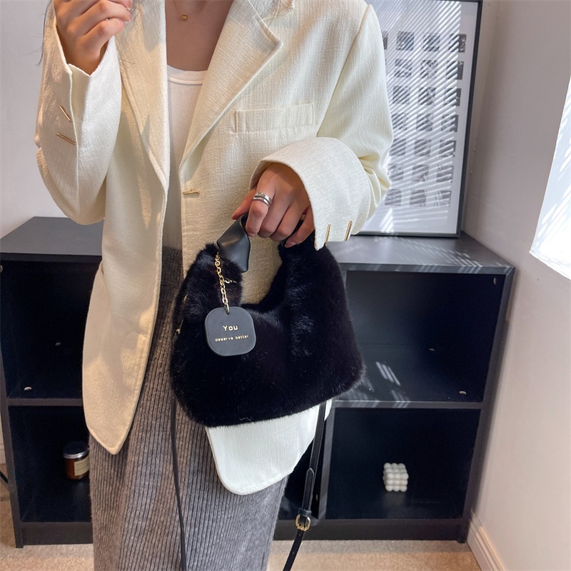 Túi Xách Đeo Vai Phủ Lông Chồn Thời Trang Thu Đông 2022 Dành Cho Nữ