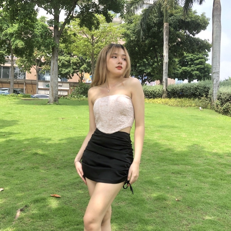 Áo croptop dáng corset hoạ tiết hoa nổi