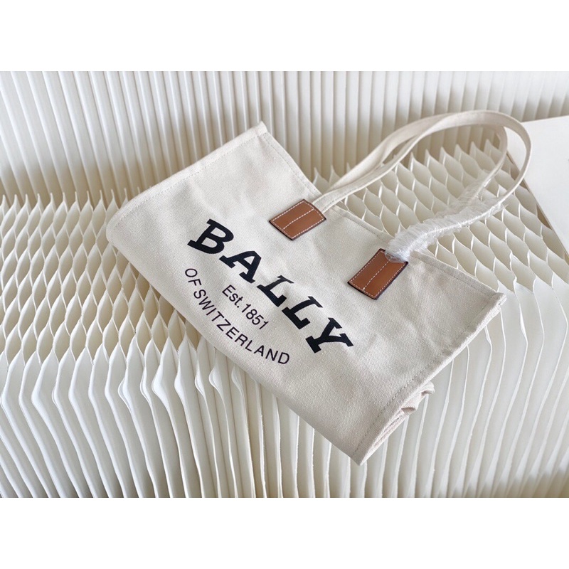 Túi vải tote cho nữ thời trang thương hiệu Bally cao cấp