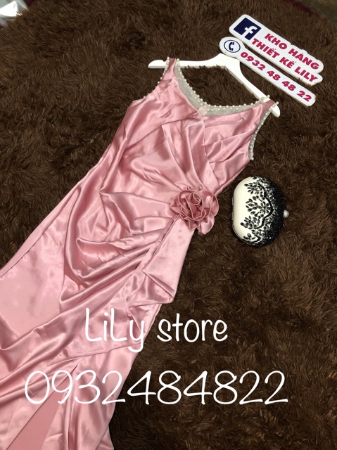 ĐẦM      ẢNH VÀ VIDEO THẬT 1000%     DẠ HỘI CỔ V ĐẮP CHÉO XẺ ĐÙI ĐÍNH HOA HỒNG