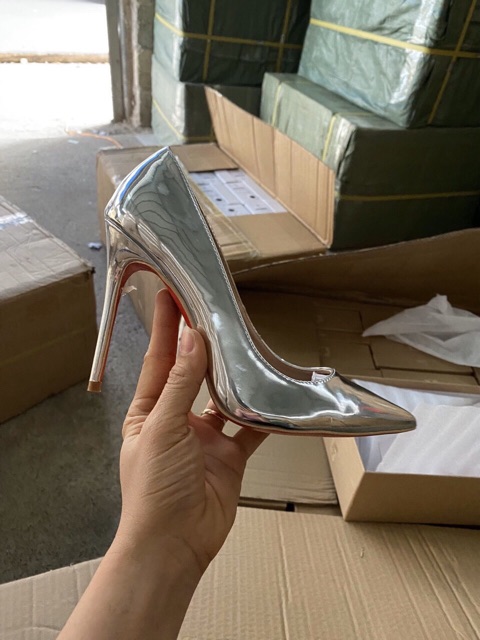Giày cao gót bóng ánh bạc form đẹp (chat trước check size ah)