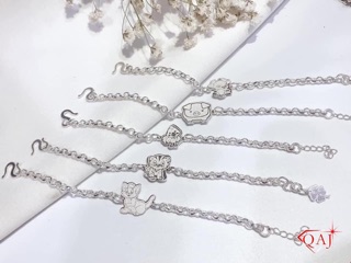 Lắc con giáp cho bé