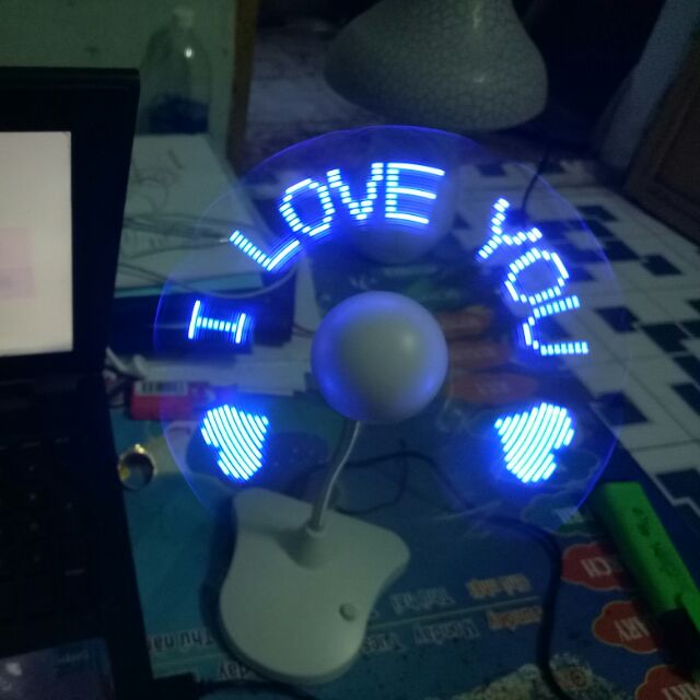 Quạt led chạy chữ