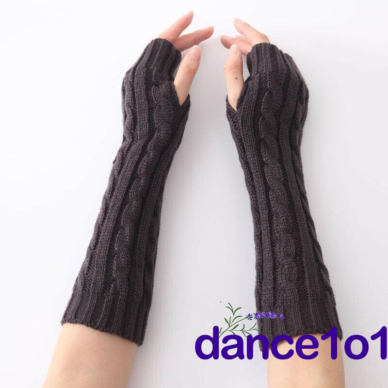 Găng tay len hở ngón giữ ấm độc đáo cho nữ