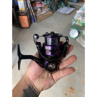 Máy câu cá daiwa prorex v 2022