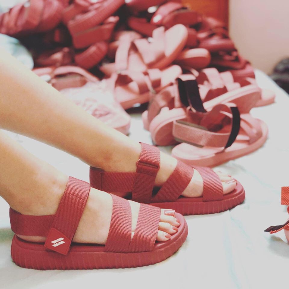 Giày Sandal Nam Nữ Cho Học Sinh Cấp 2 3 Chống Trơn Trượt Hôi Chân Cao Gót Siêu Nhẹ Đi Du Lịch Hãng Chính Hãng Mỹ [YZ02]