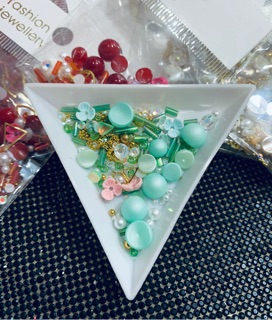 Khay hạt trai nửa mix size