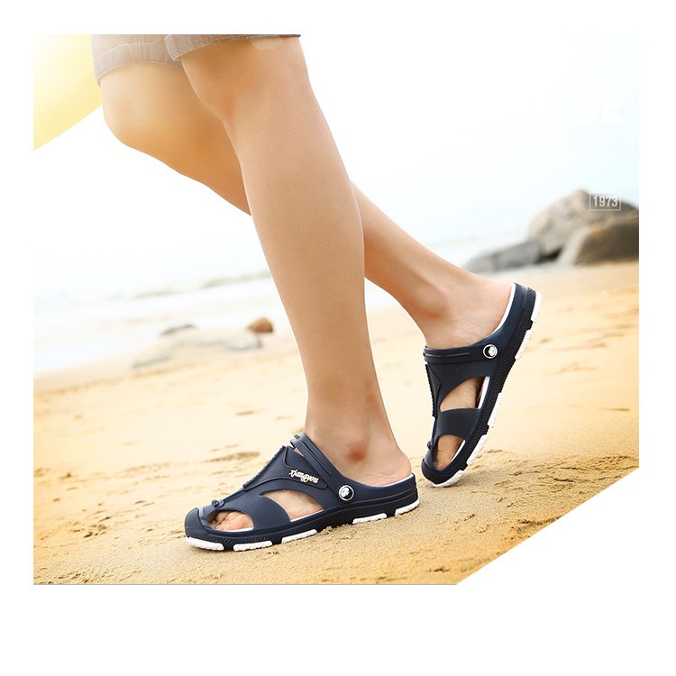 Dép đi mưa đế trống trơn trượt bít mũi