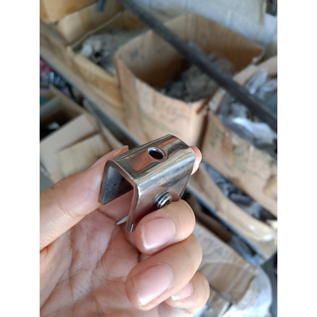 Mua Kẹp kính U inox 304 nhỏ giá rẻ nhất | TecKi.Vn