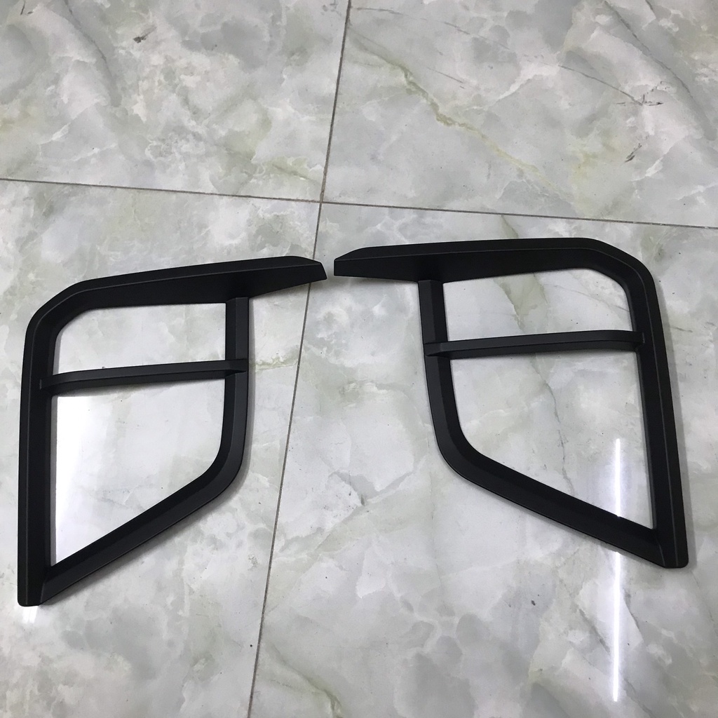 Bộ ốp viền đèn gầm Trước xe Mitsubishi Triton Form 2019  đến  2021,2022, 2023