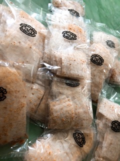 Bánh tráng lắc muối