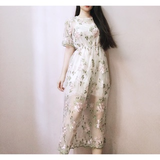 Đầm midi ren lưới hoa thêu bo eo