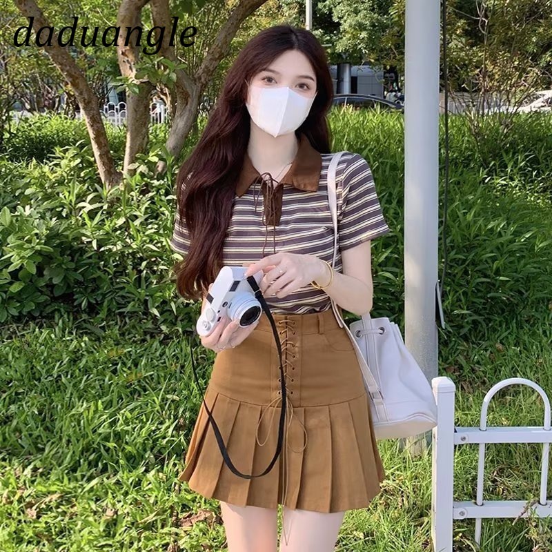 Chân váy ngắn cạp cao xếp nếp màu nâu thời trang mùa hè 2022 sang trọng cho nữ