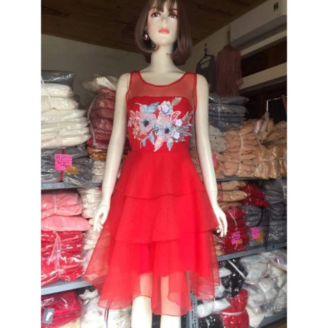 Đầm xòe đỏ đính hoa