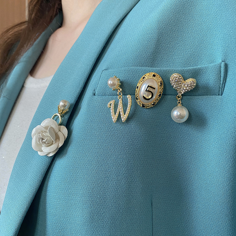 Trâm Cài Áo Hình Bông Hoa Đính Đá Sang Trọng Cho Nữ