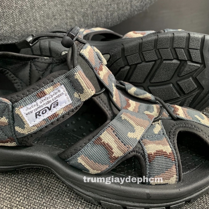 Giày Sandal Bít Mũi Nam Đế Đúc Hiệu Rova - RV626 Đen Đen