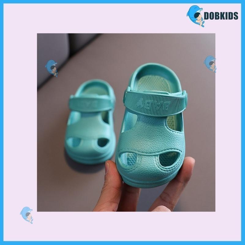 Giày sandal DOBKIDS đế mềm, chống trượt, thiết kế bít mũi tránh va chạm an toàn cho bé trai và bé gái