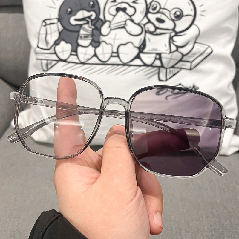 Kính Mát TR90 Gọng Lớn Thay Đổi Màu Chống Tia UV Mới Cho Nam Và Nữ