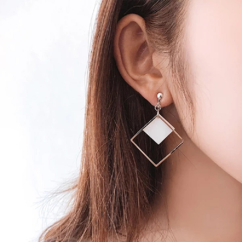 Khuyên Tai Hình Vuông Rỗng Đơn Giản Cá Tính Thời Trang Cho Nữ