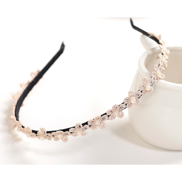 cài tóc thời trang đính hạt siêu sang. giá 30k 1 cây. hàng đẹp y hình lun nha các bạn. nhanh tay đặt hàng nhé các bạn.