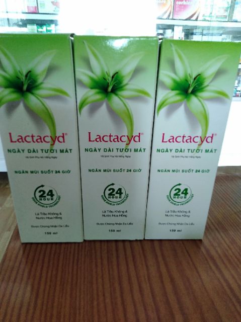 Dung dịch vệ sinh Lactacyd 150 ml- lá trầu không và nước hoa hồng