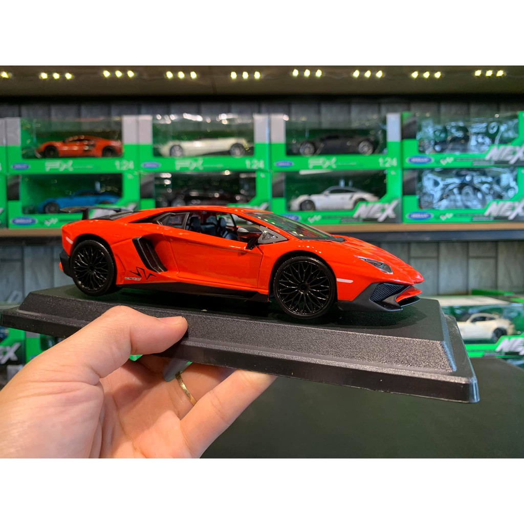 Mô hình ô tô siêu xe Lamborghini Aventador 750-4 SV tỉ lệ 1/24 hãng Burago màu đỏ