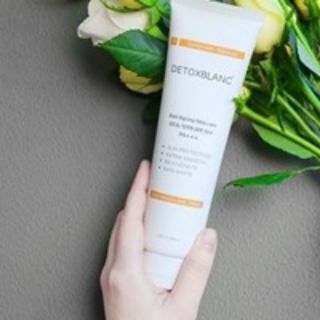 Kem body chống nắng ban ngày