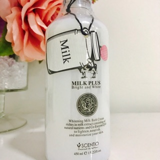 Sữa tắm dưỡng trắng da tinh chất sữa tươi Milk Plus Q10