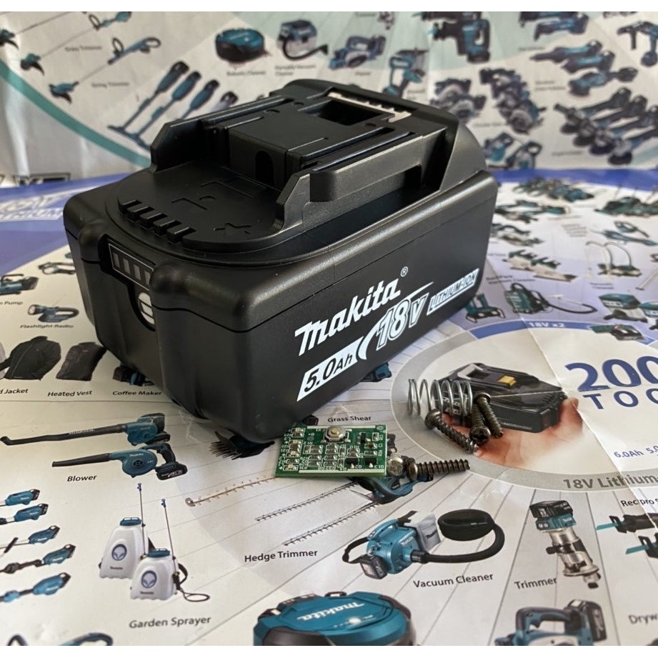 Vỏ Makita 18v sạc adapter có báo pin, tem đáy, thay thế loại vỏ nhận zin.