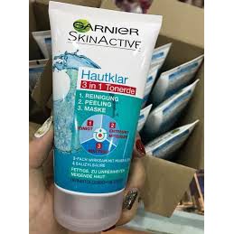 Sữa rửa mặt Garnier Skin Naturals Pure Active 3 trong 1 150ml