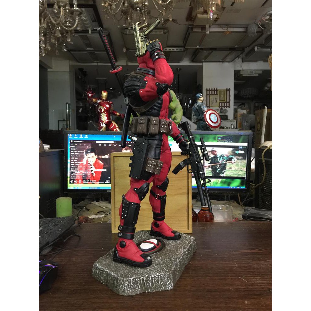 Mô hình Deadpool khổng lồ tỷ lệ 1/4 cao 50cm