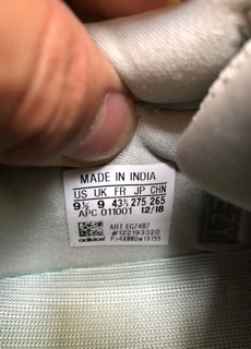 Giày sneaker yeezy boost700 "sail"