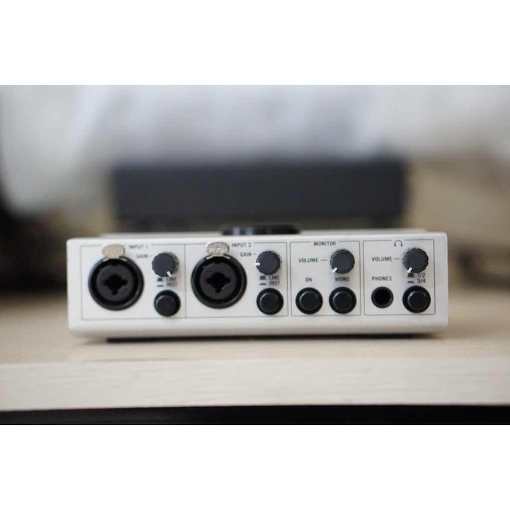 Komplete Audio 6 có vết xước- giảm giá