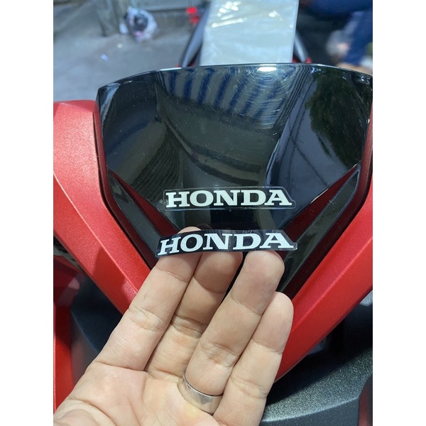 Tem Honda Chắn Gió Vario - Ốp Đầu Sonic