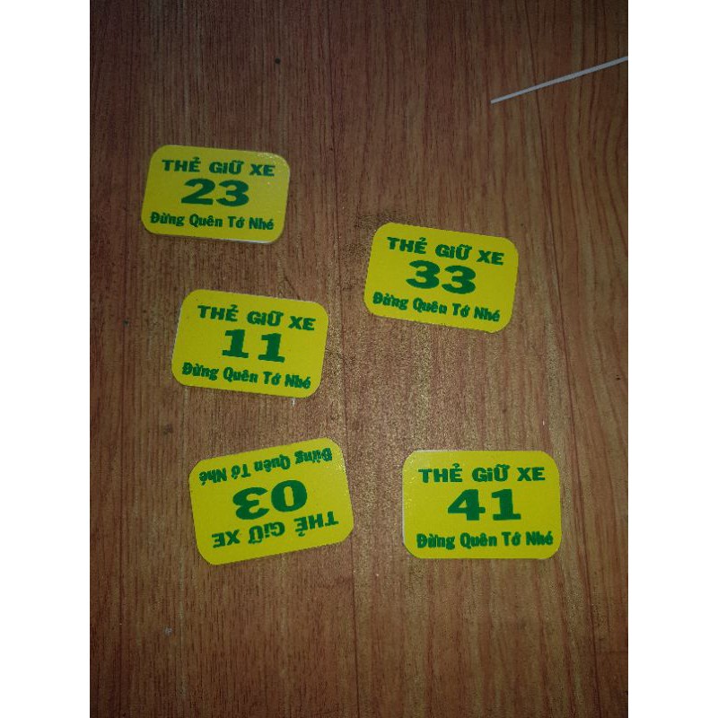 Thẻ số mica  thẻ giữ xe thẻ để bàn 0908312467