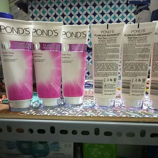 Sữa Rửa Mặt POND'S FLAWLESS RADIANCE