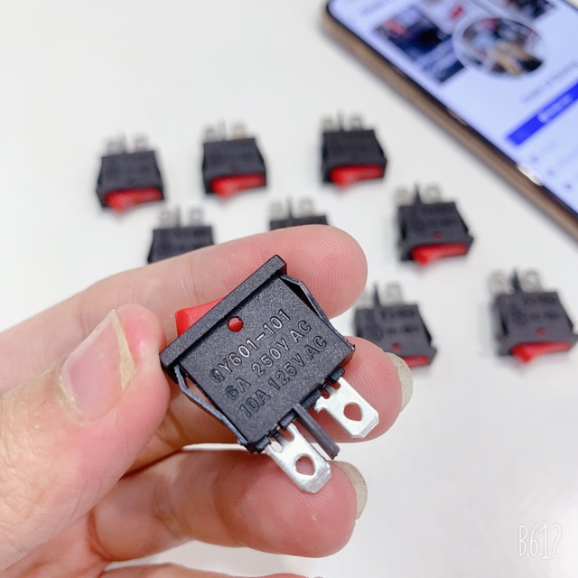 Công tắc bập bênh on - off 2 chân màu đỏ