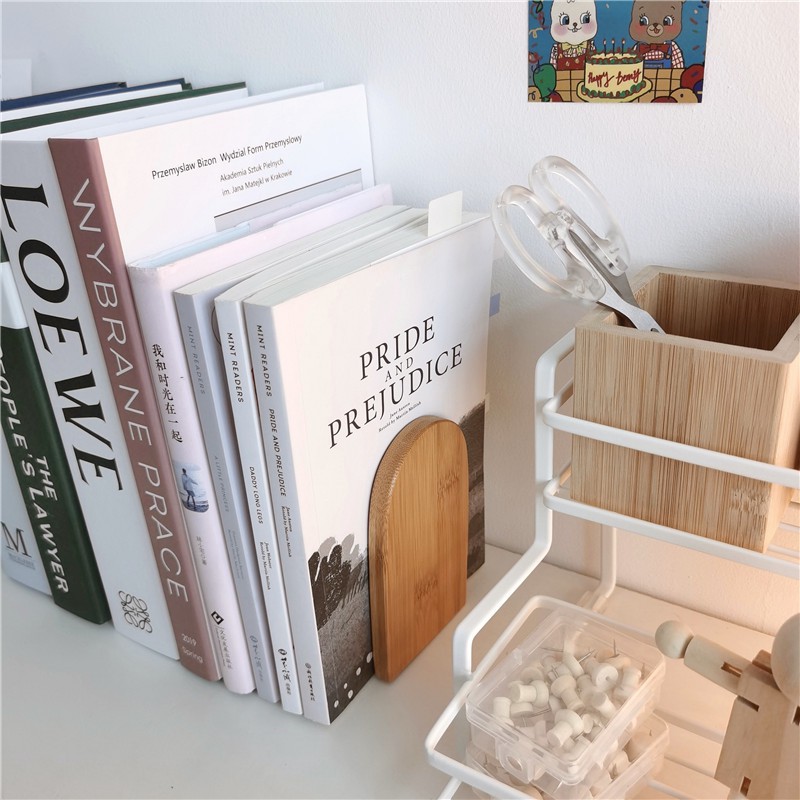 Giá sách bằng gỗ thiết kế sáng tạo