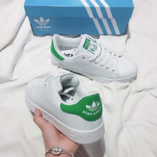 Giày thể thao trắng (full box+ full phụ kiện+giày stansmith)