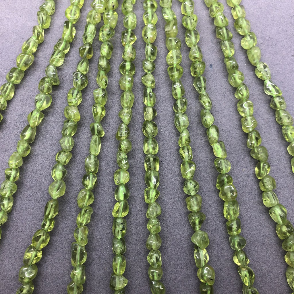 Dây chuỗi hạt đá màu xanh lá tự nhiên bất đối xứng