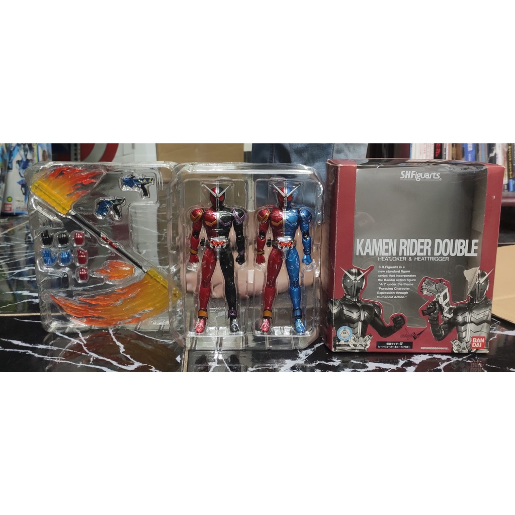 MÔ HÌNH CHÍNH HÃNG SHF KAMEN RIDER W HEAT JOKER & HEAT TRIGGER SET 2ND