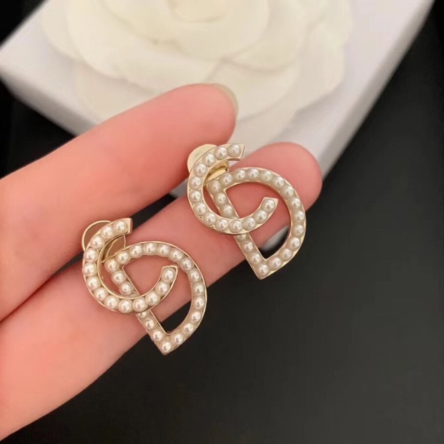 Khuyên tai DC đính hạt