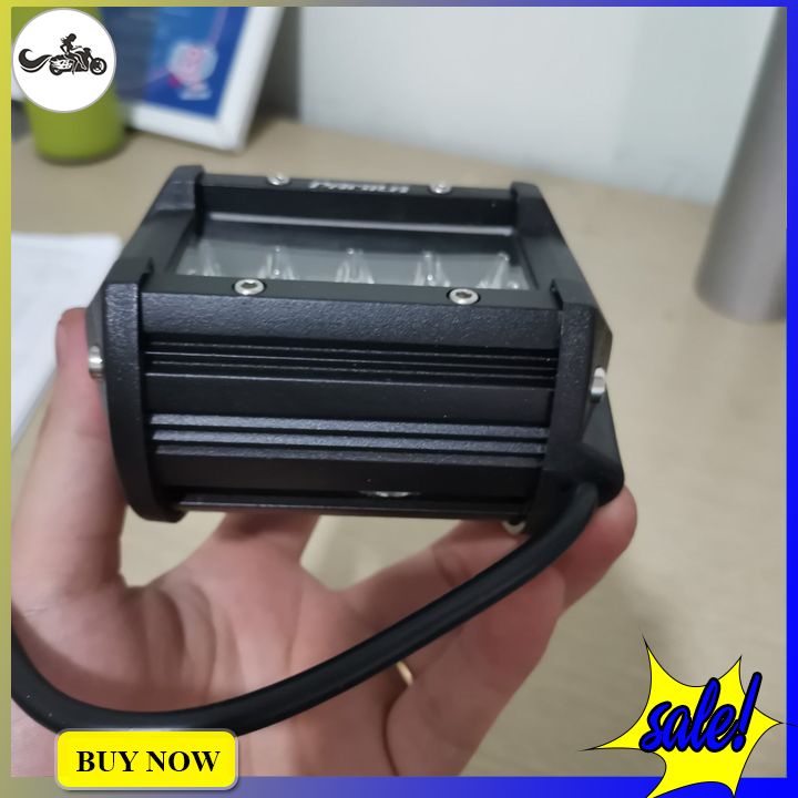 Đèn trợ sáng C12 kiểu vuông giúp tăng khả năng chiếu sáng tiết kiệm nhiên liệu