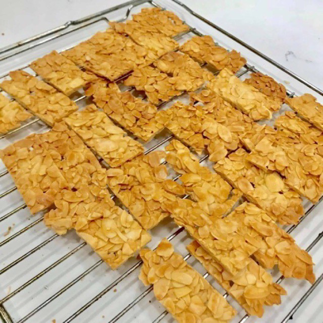 Bánh Ngói Hạnh Nhân Hỗ Trợ Ăn Kiêng Giảm Cân Thơm Ngon Bổ Dưỡng Lọ 200g