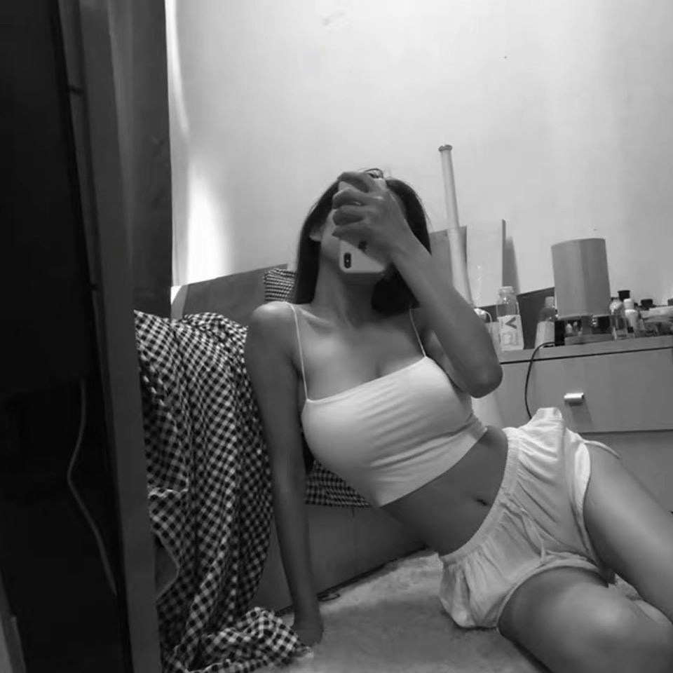 Áo croptop nữ kiểu ống 2 dây Hoàng Tình Store, thun borip co giãn tốt thấm hút mồ hôi Freesize | BigBuy360 - bigbuy360.vn