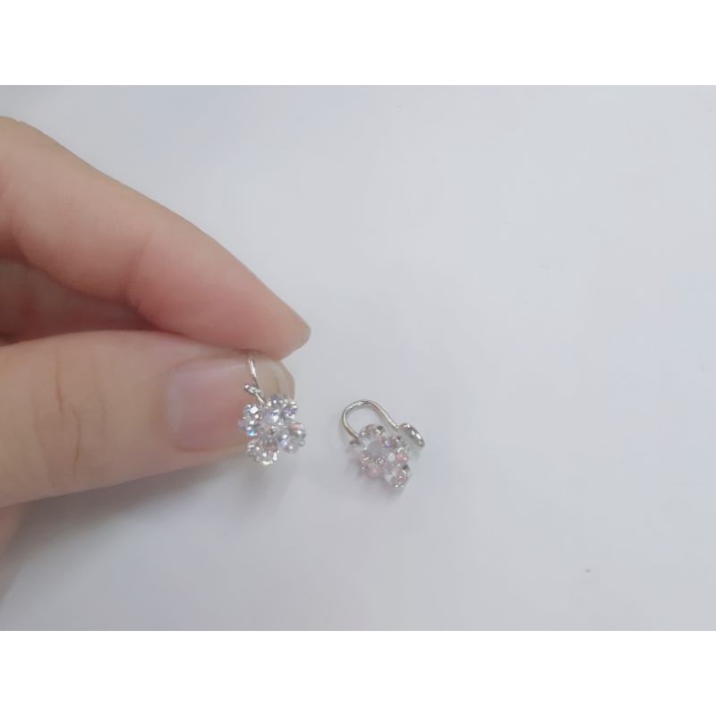 KHUYÊN KẸP HÌNH HOA ĐÍNH ĐÁ/ KHUYÊN THÉP Y TẾ